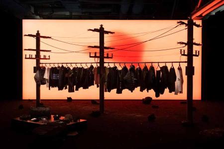 Pull&Bear y Pleasures montan una instalación en el Pompidou (antes de su cierre por reforma).